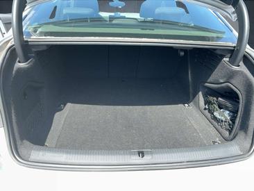 Audi A4 40 TDI — photo 14