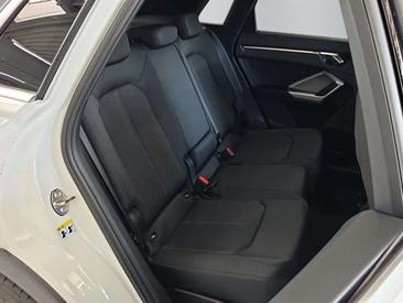 Audi Q3 35 TDI — photo 12
