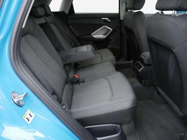 Audi Q3 35 TDI — photo 14