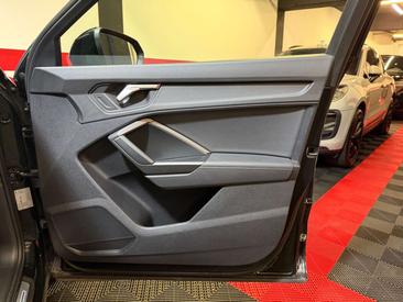 Audi Q3 35 TDI — photo 29