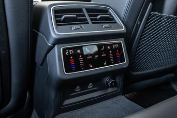 Audi A6 Avant TFSI E 55 E Quattro — photo 25