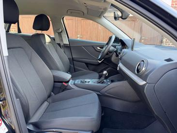 Audi Q2 35 TFSI — photo 9