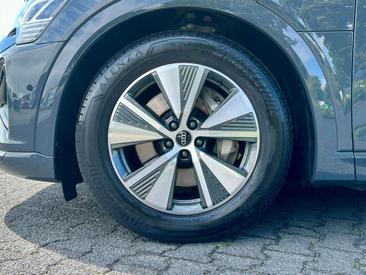 Audi Q8 E-tron Advanced 50 — photo 5