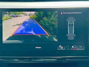 Audi Q8 E-tron Advanced 50 — photo 21
