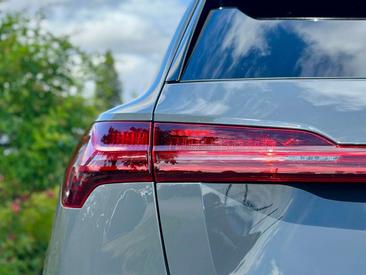 Audi Q8 E-tron Advanced 50 — photo 28