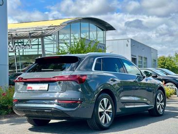 Audi Q8 E-tron Advanced 50 — photo 29