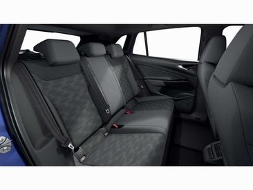 Volkswagen ID.4 Pro — photo 14