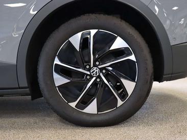 Volkswagen ID.4 Pro — photo 6