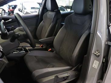 Volkswagen ID.4 Pro — photo 9