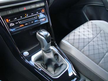 Volkswagen T-Roc 1.5 TSI — photo 11
