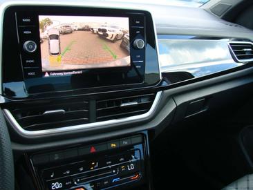 Volkswagen T-Roc 1.5 TSI — photo 12