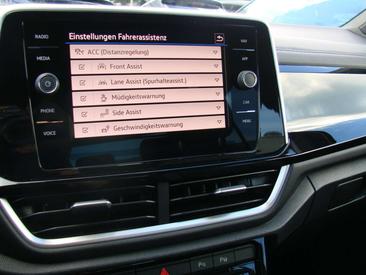 Volkswagen T-Roc 1.5 TSI — photo 13