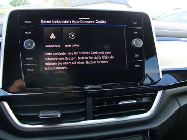Volkswagen T-Roc 1.5 TSI — photo 14
