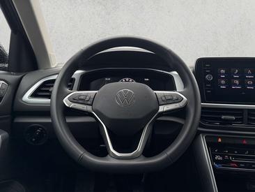 Volkswagen T-Roc 1.5 TSI — photo 15