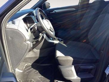 Volkswagen T-Roc 1.5 TSI — photo 8