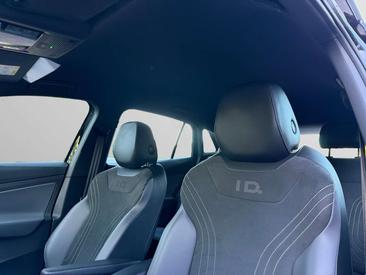 Volkswagen ID.4 Pro S — photo 14