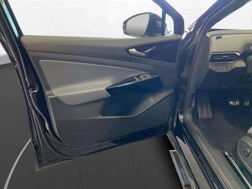 Volkswagen ID.4 Pro — photo 9