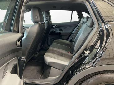 Volkswagen ID.4 Pro — photo 10