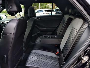 Volkswagen T-Roc 1.5 TSI — photo 4