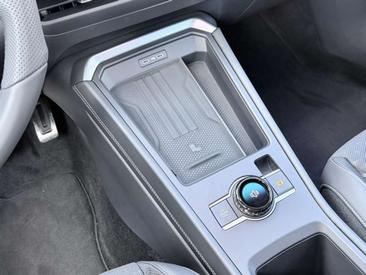 Volkswagen T-Roc 1.5 ETSI 150 — photo 9