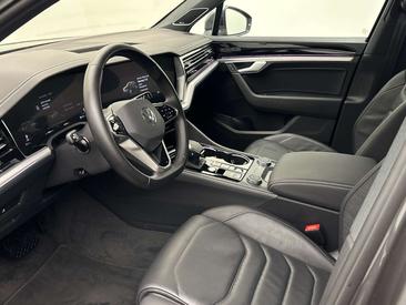 Volkswagen Touareg EHybrid — photo 8