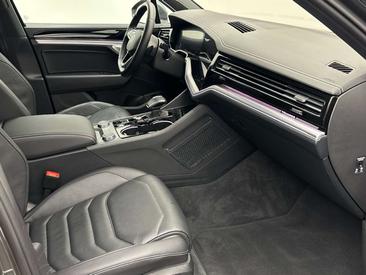 Volkswagen Touareg EHybrid — photo 9