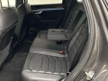 Volkswagen Touareg EHybrid — photo 10