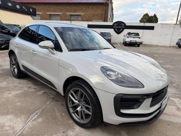 Porsche Macan Base 2021 Gris — photo 3