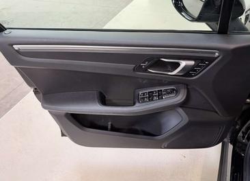 Porsche Macan Base 2020 Noir — photo 19