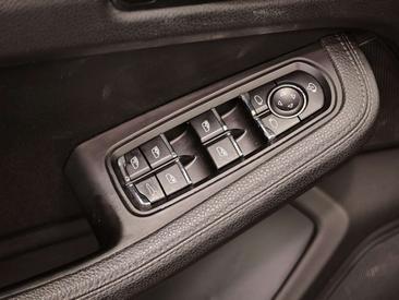 Porsche Macan Base 2019 Noir — photo 26