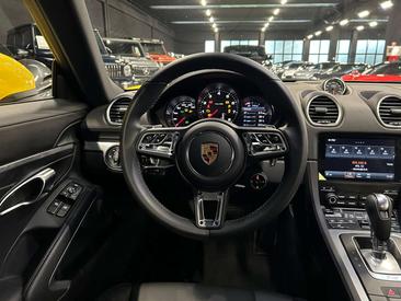 Porsche 718 Cayman 2023 — photo 13