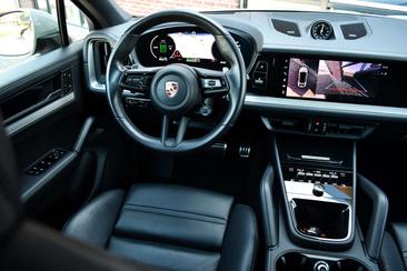Porsche Cayenne III S, E-Hybrid 2024 Gris — photo 2