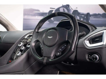 Aston Martin Vanquish S — photo 10