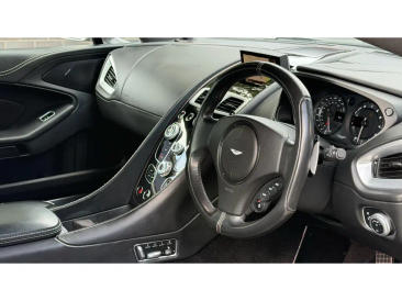 Aston Martin Vanquish V12 — photo 3