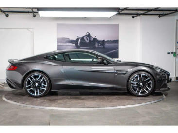 Aston Martin Vanquish S — photo 16