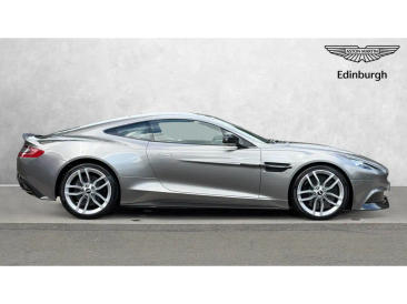 Aston Martin Vanquish V12 — photo 13