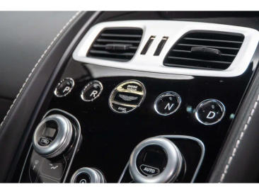 Aston Martin Vanquish S — photo 29