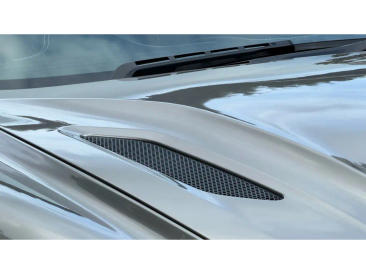 Aston Martin Vanquish V12 — photo 24