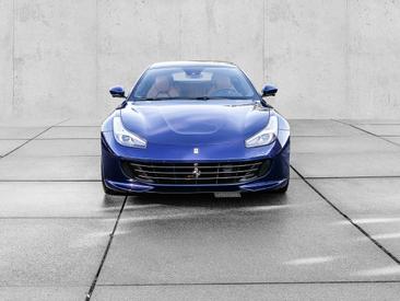 Ferrari GTC4Lusso — photo 2