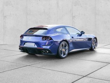 Ferrari GTC4Lusso — photo 3