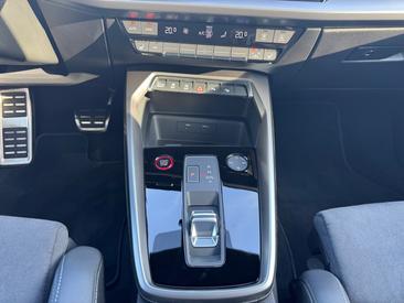 Audi S3 Sportback TFSI — photo 9