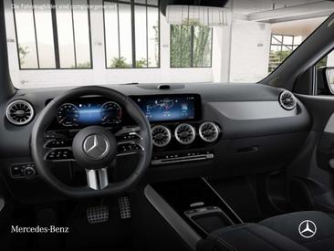 Mercedes GLA 200 — photo 8