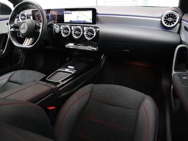 Mercedes CLA Berline 220 2024 Gris — photo 3