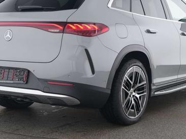 Mercedes EQE 350 — photo 9