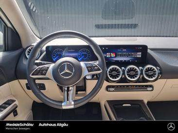 Mercedes EQA 250 — photo 11