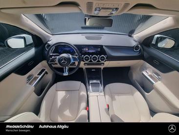 Mercedes EQA 250 — photo 12