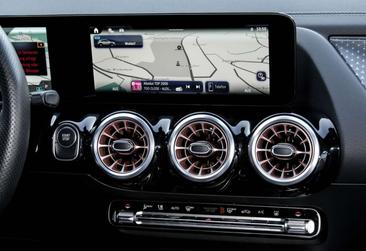 Mercedes EQA 300 4MATIC — photo 7