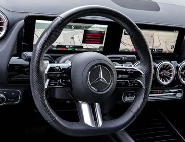 Mercedes EQA 300 4MATIC — photo 8