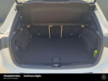 Mercedes EQA 250 — photo 15