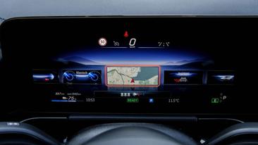 Mercedes EQA 300 4MATIC — photo 12